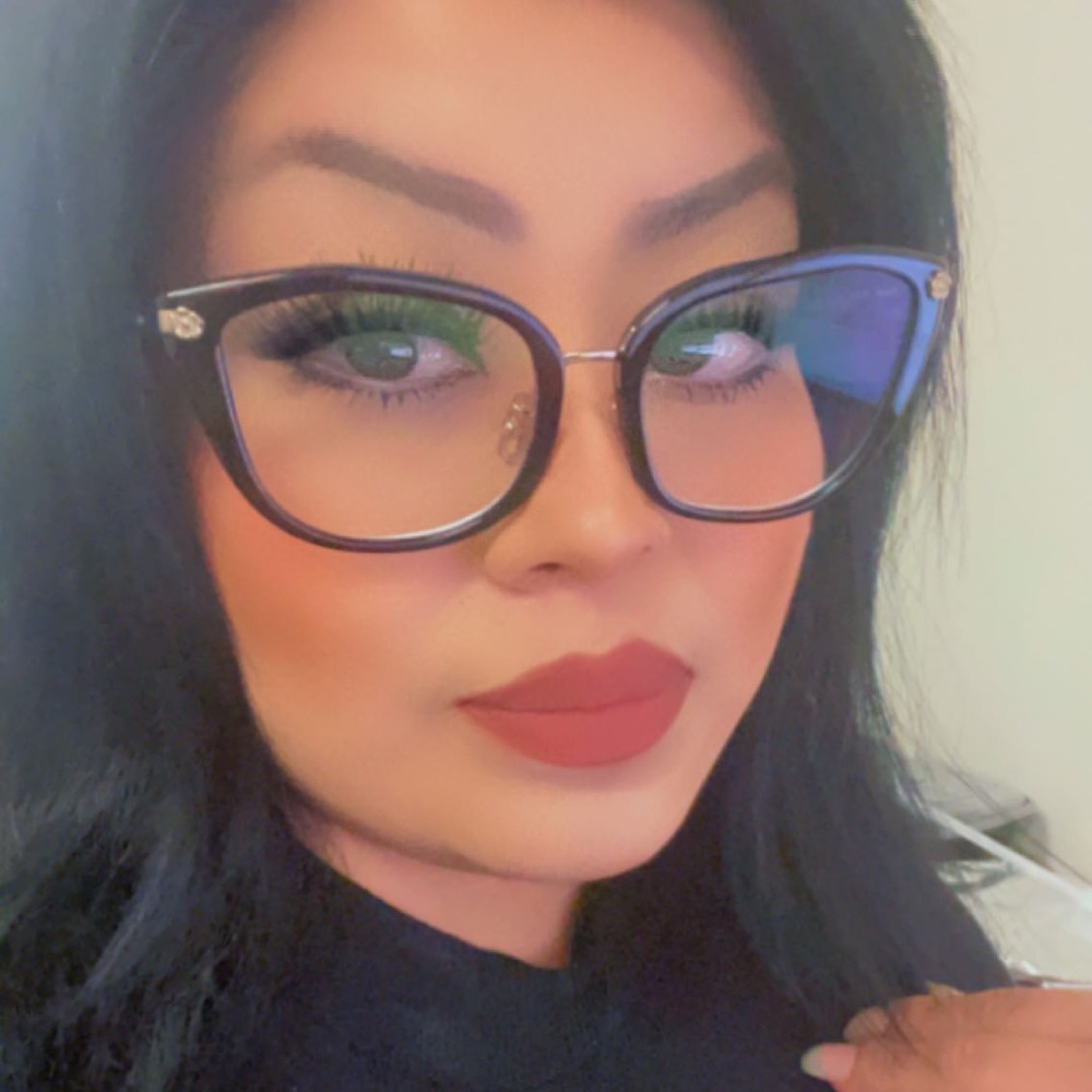 Meet your Posher, Aurora